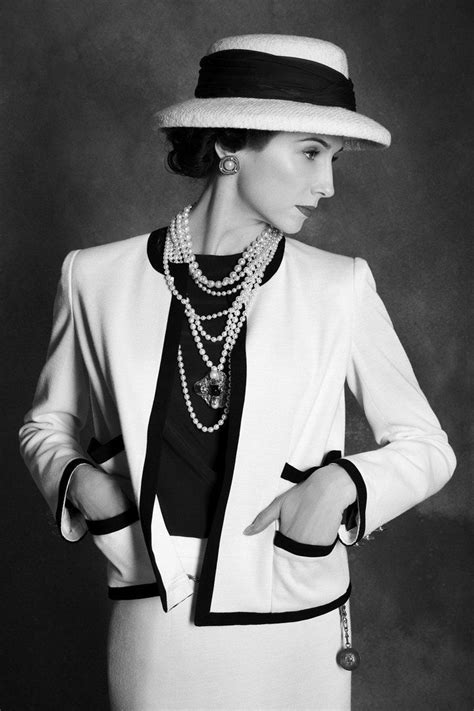 vestiti di coco chanel|coco chanel abiti.